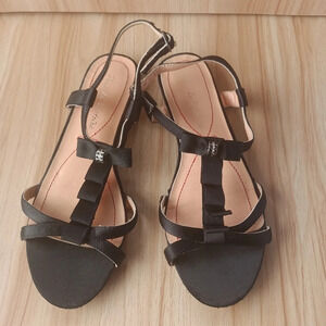 Pour La Victoire Women Size 6 M Black Satin Bridal & Evening Wedding Shoe Sandal